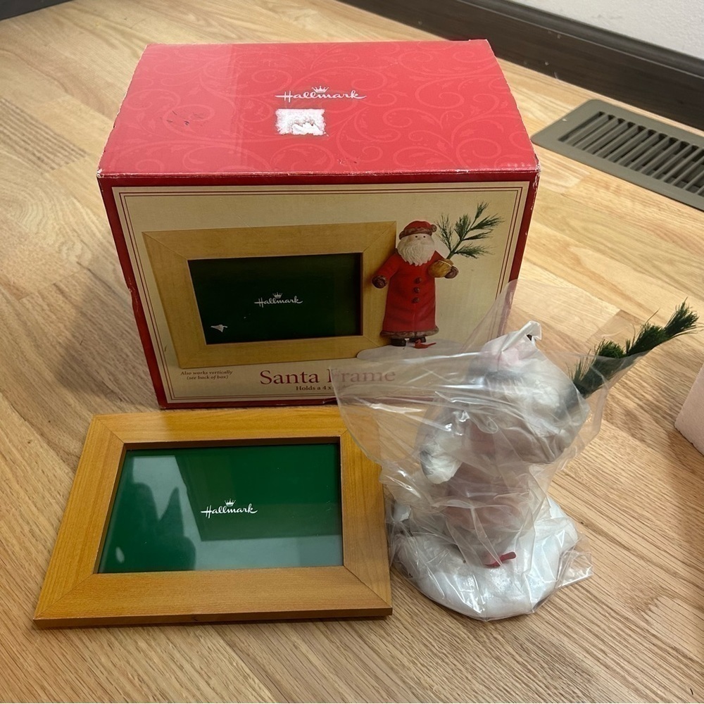 Vintage Hallmark Magnetic Santa Picture Frame Christmas NEW 4x6 Cardinal Bird